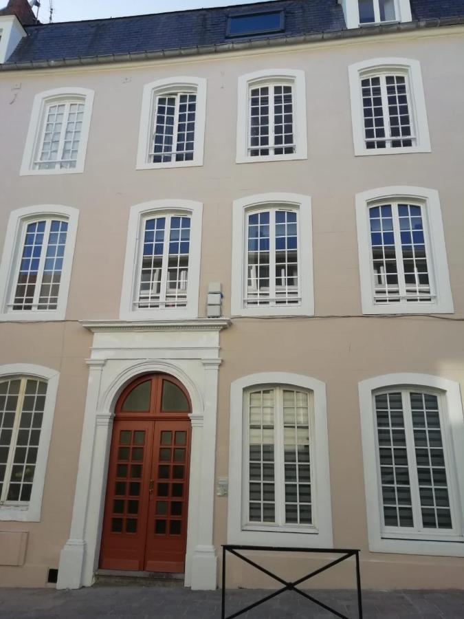 Appartement 4 personnes hyper centre en vieille ville au pied des remparts Boulogne-sur-Mer Extérieur photo